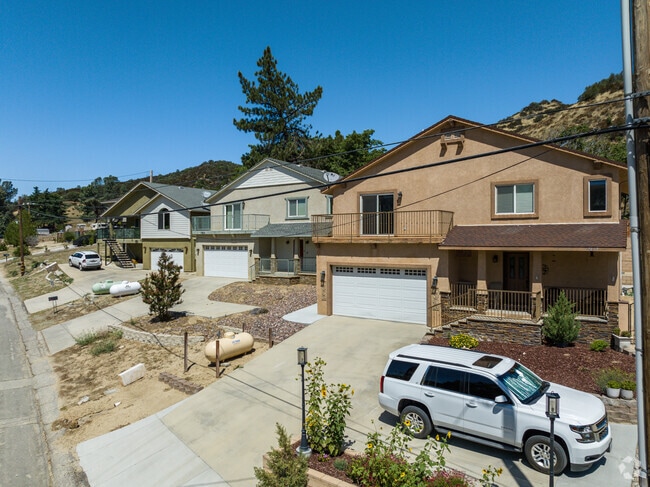 Modern homes seen along Elizabeth Lake Rd in Lake Hughes.