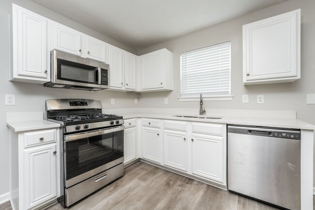 2099 Mulberry Ln, Lithonia, GA 30058 - photo 7