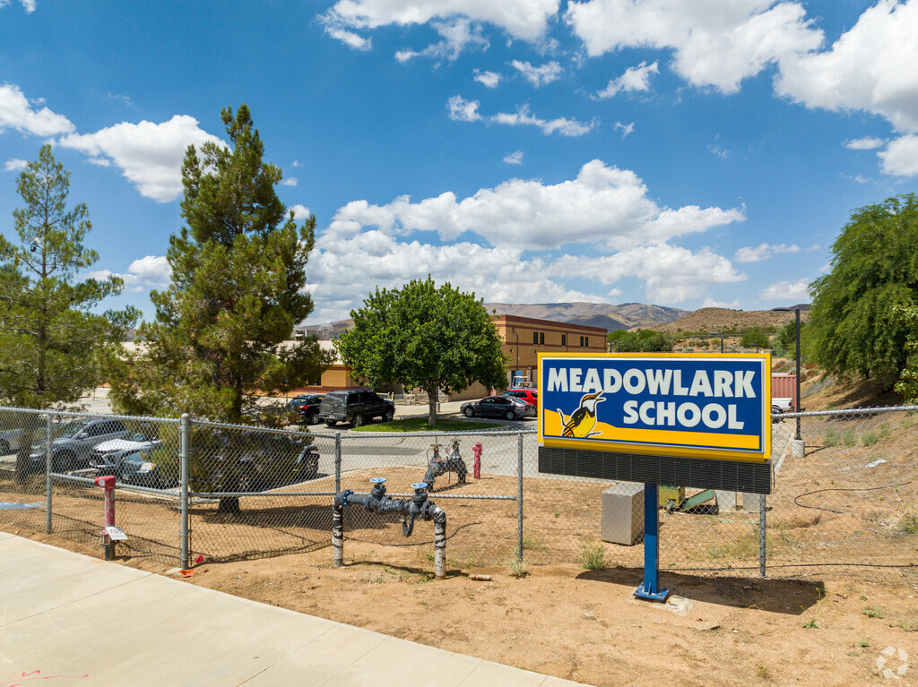 The Meadowlark Elementary School welcomes young minds to a day of learning.