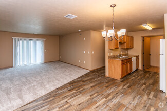 4520 E 53rd St, Sioux Falls, SD 57110