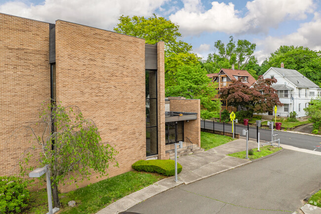 Bais Yaakov of Waterbury High School at 66 Buckingham St, Waterbury, CT 06710.