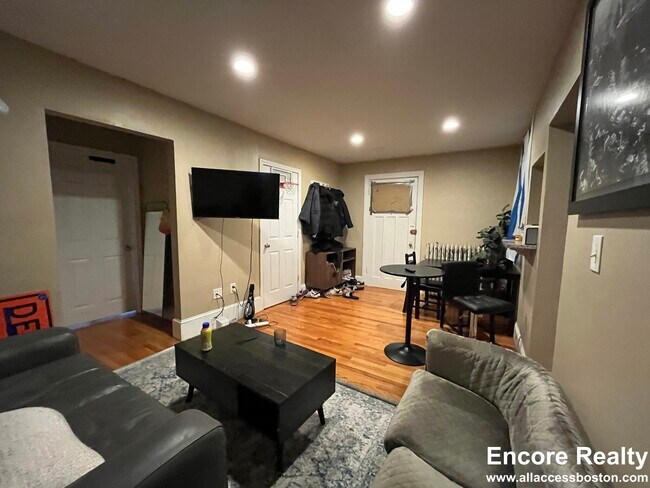 36 Euston St unit 12-1, Brookline, MA 02446 - photo 5