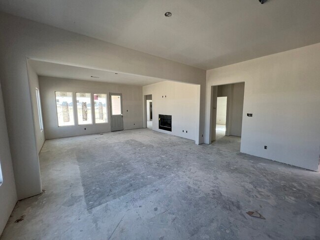 544 Waterford Park Blvd, Weatherford, TX 76087 - photo 6