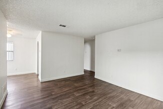 4870 Nellis Oasis Ln, Las Vegas, NV 89115