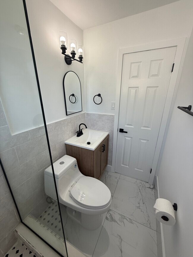 1225 NW 2nd St unit 2, Fort Lauderdale, FL 33311 - photo 2