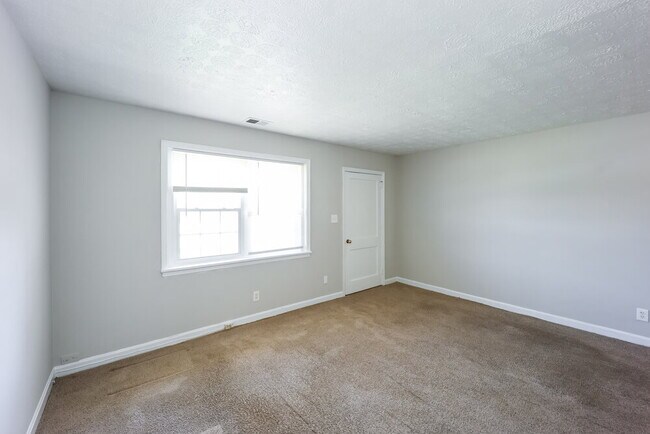 5299 Sharon St, Forest Park, GA 30297 - photo 5