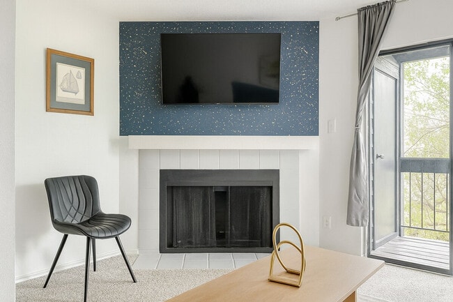 1040 Clayton Ln unit ID1335308P, Austin, TX 78723 - photo 6