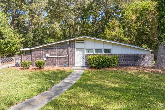 Single floor living is the most popular type of home in the Albion Acres area.