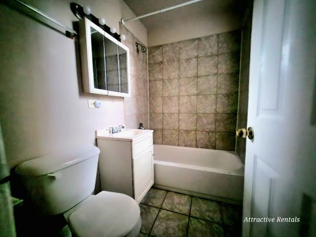 4850 W Adams St unit G1, Chicago, IL 60644 - photo 3