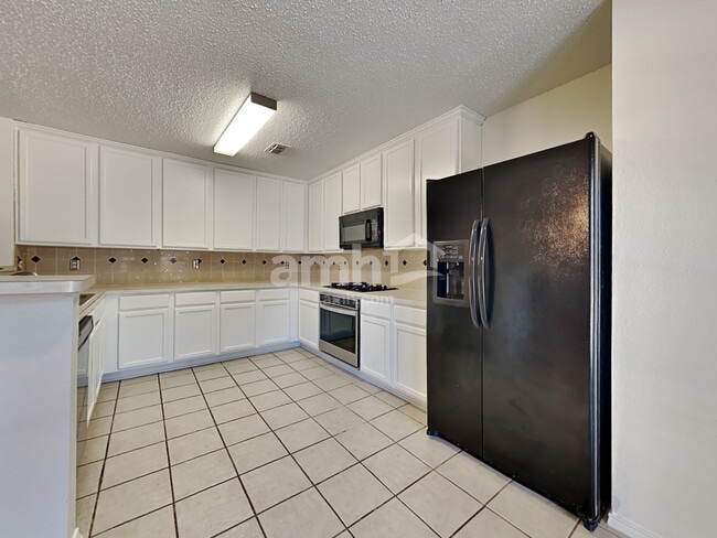 7417 Marsland Ln, Arlington, TX 76001 - photo 3