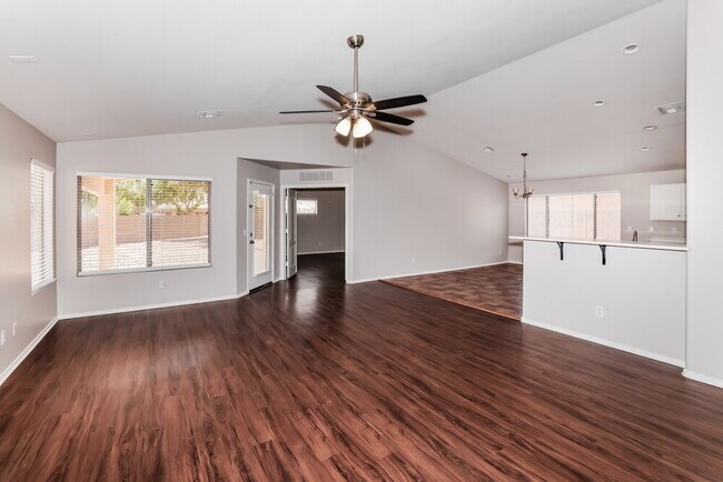 15821 W Tara Ln, Surprise, AZ 85374 - photo 5
