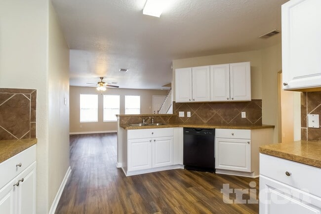 11727 Abby Ridge Way, Houston, TX 77044 - photo 7