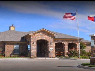 100 Hampton Ln, Pampa, TX 79065