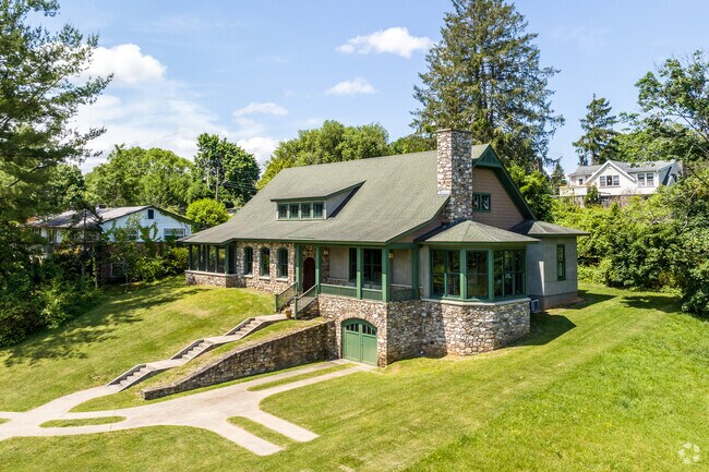 Simple midcentury ranches and cottages pepper the neighborhood.