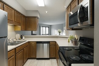 1370 Carling Dr, Saint Paul, MN 55108