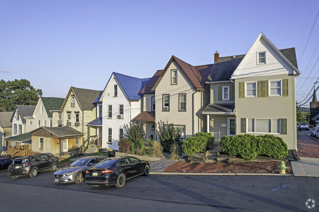The closeness of some of the Westfall homes makes it feel like family more than a neighborhood.