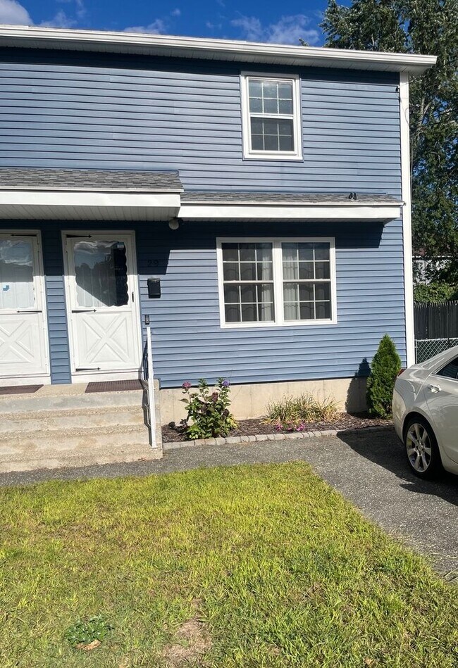 29 Beauregard St, Springfield, MA 01151