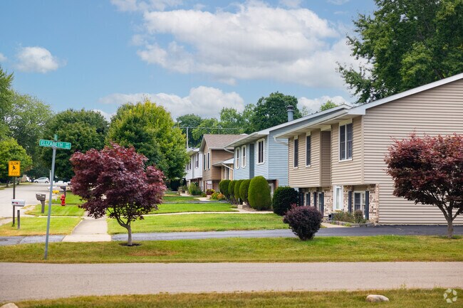 You can find many split-level homes scattered throughout the Beulah Park neighborhood.