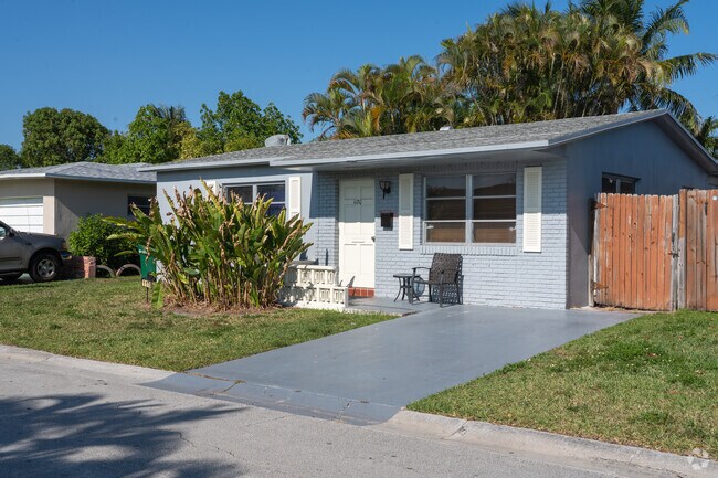 Paradise Gardens homes have manicured lawns and well-kept properties.