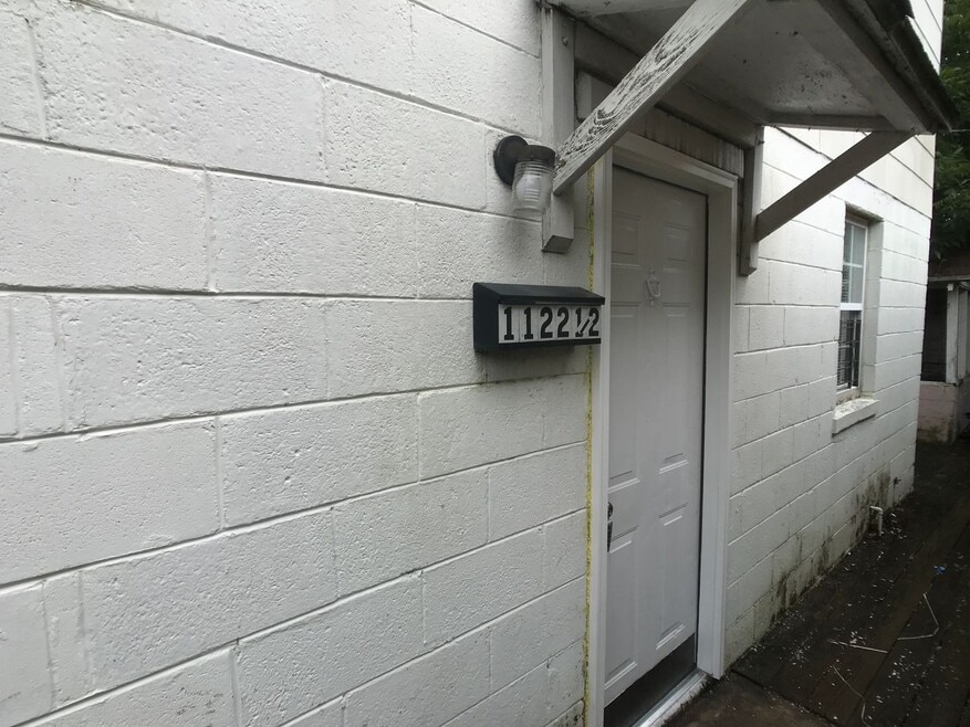 1122 E 37th St, Savannah, GA 31404 - photo 1