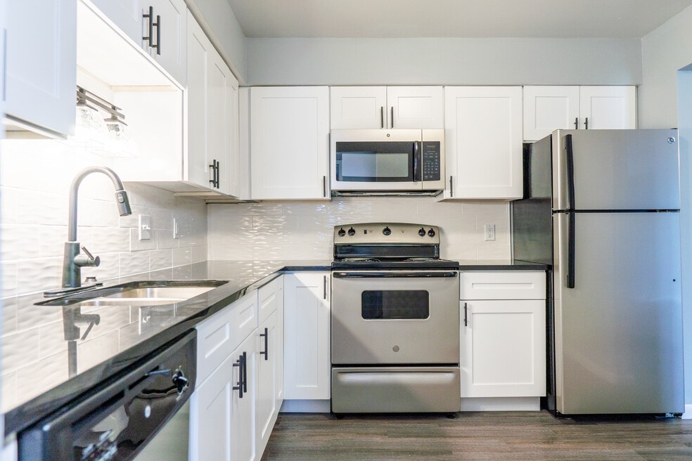 Whitnall Park Apartments, Franklin, WI 53132 - photo 1