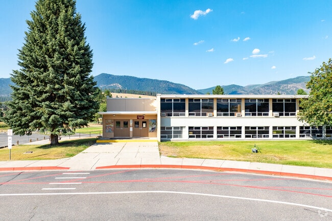 Frenchtown Intermediate School rated a B by Niche.