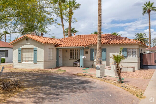 Some ranch homes in North Encanto have tile roofs that last longer than your typical shingle roof.