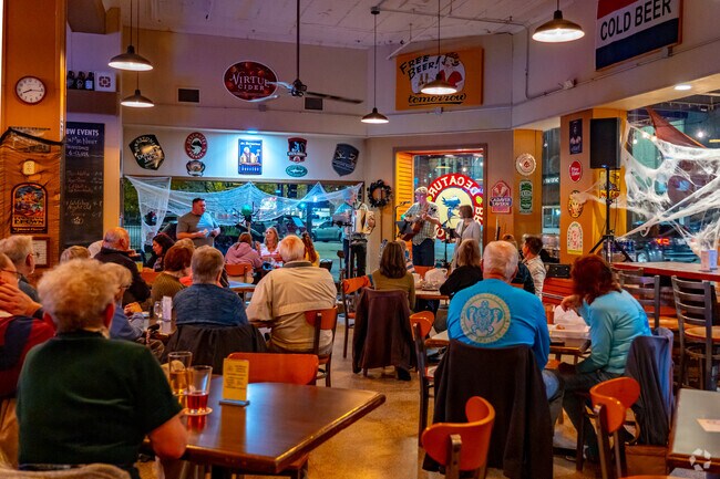 Decatur Brew Works donwtown is the spot for great music and drinks for West End Residents.