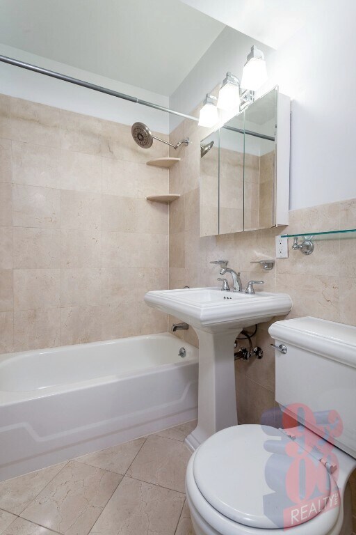 209 E 25th St unit 3C, New York, NY 10010 - photo 7