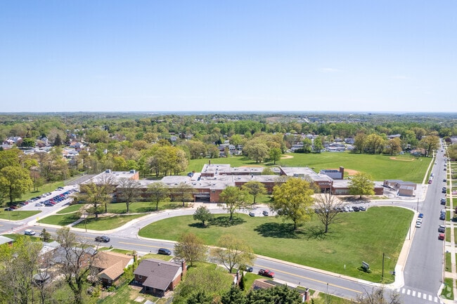 Parkville Middle & Center of Technology has a student-teacher ratio of 15 to 1.