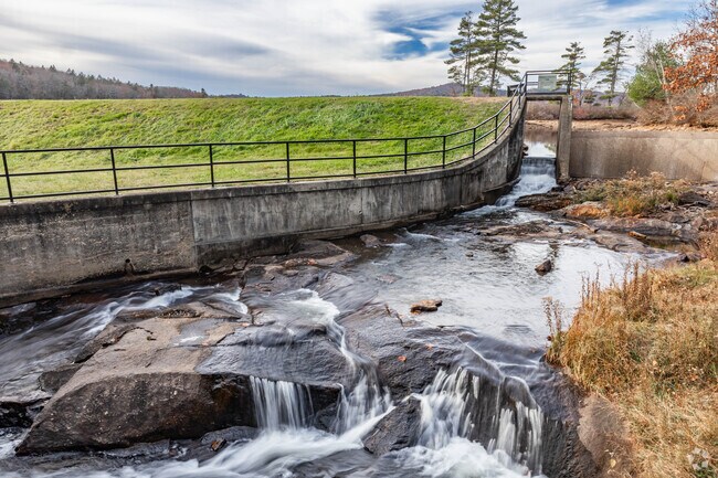 Deering Reservoir Dam is A tranquil place to explore in Deering.
