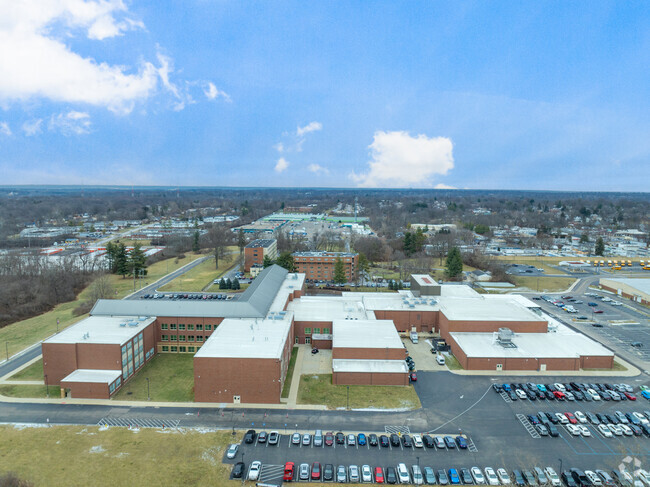 There are many students who attend this middle school.