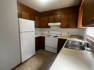 3208 Crestwood Dr Unit A, Kinston, NC 28504