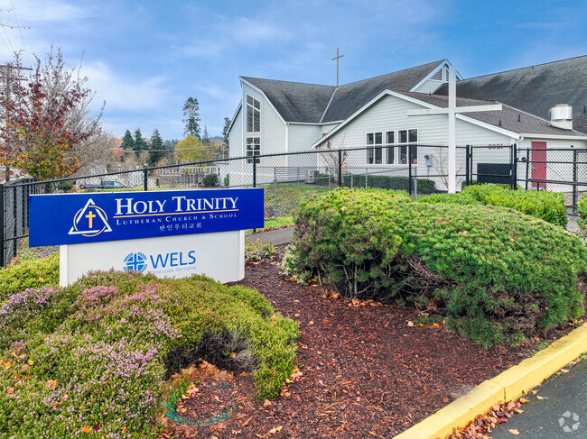 Holy Trinity Lutheran School