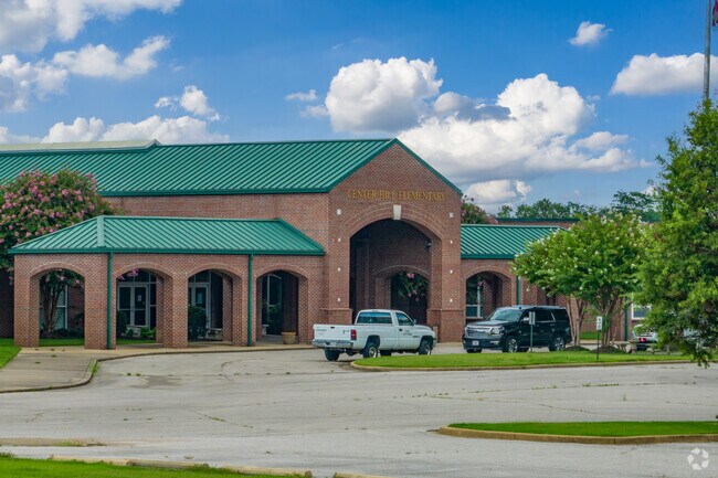 Center Hill Elementary students tend to achieve scores well above average.