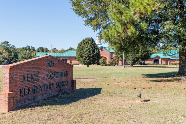 The Alice Coachman Elementary School, located near Dixieland, has a C- grade on Niche.