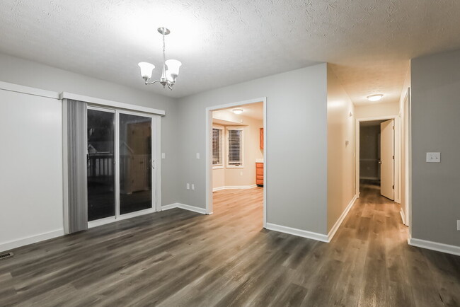 7202 Nostalgia Ln, Indianapolis, IN 46214 - photo 5