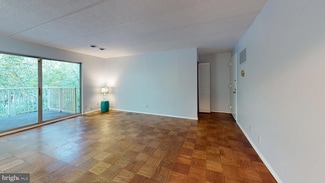 5705 Indian Ct Unit 1D, Alexandria, VA 22303