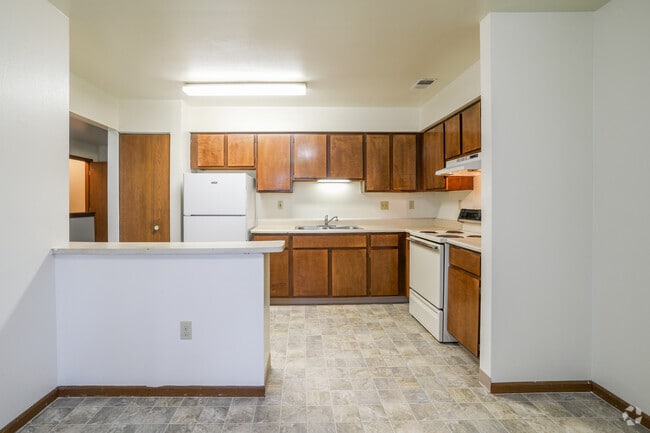2BR, 1BA - 961SF - Kitchen