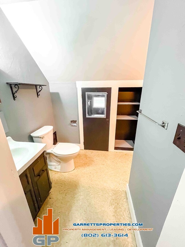 24 Steeple Place unit 4, Saint Johnsbury, VT 05819 - photo 4