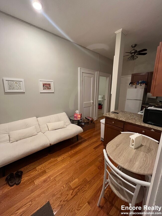1189 Commonwealth Ave unit 9, Boston, MA 02134 - photo 4