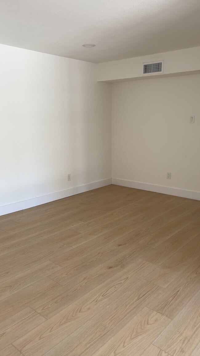 4664 Matilda St unit F, Dallas, TX 75206 - photo 4