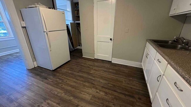 8 Prospect St unit FM, Easthampton, MA 01027 - photo 3