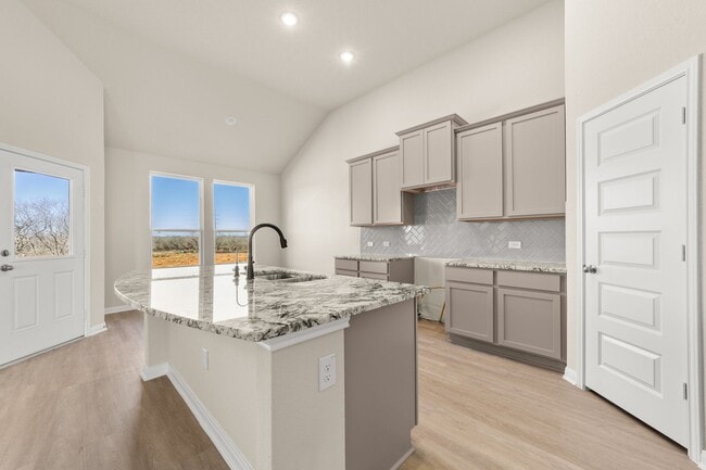 1067 Southfork Ranch Dr unit 36871607, Sealy, TX 77474 - photo 4