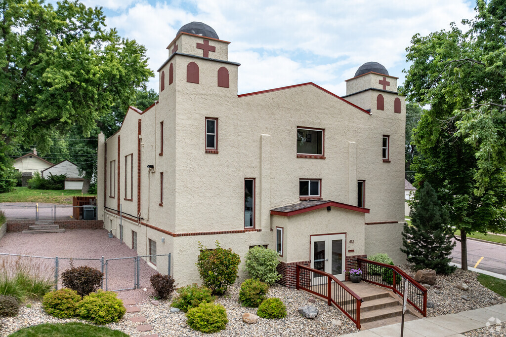 Empire Baptist Academy serves students in grades 1-12.