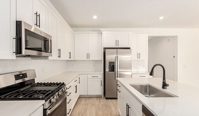 4961 W Chuck Box Rd, Phoenix, AZ 85339 - photo 3