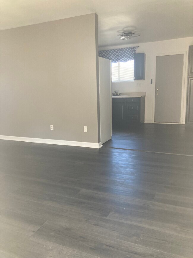 2544 Joliet St unit C, Aurora, CO 80010 - photo 3