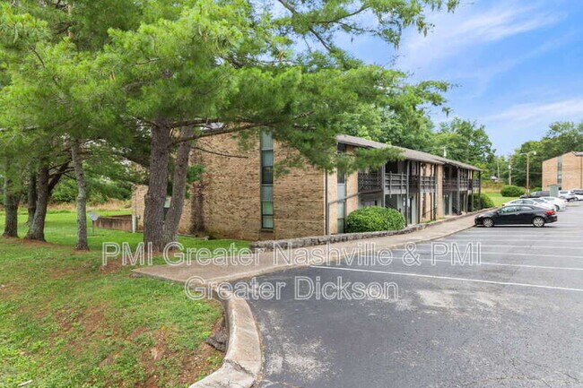 405 Spring St unit B-34, Dickson, TN 37055 - photo 2