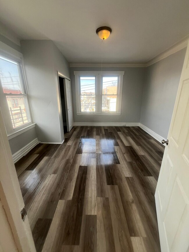 158 Maple Ave 3L