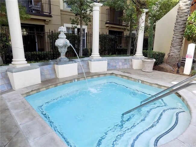 2207 Watermarke Place unit Watermarke Condo, Irvine, CA 92612 - photo 4